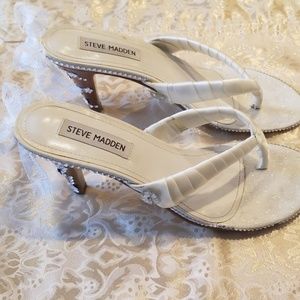 Steve Madden Thong Sandals Blinged Out Size 7.5